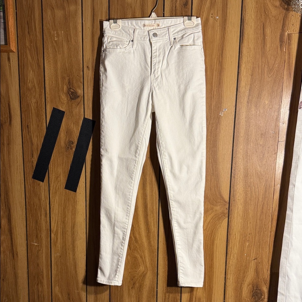 Levi’s 721 High Rise Skinny Jeans – White – Size 28